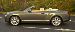 Image 8/50 of Bentley Continental GTC (2011)