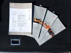 Image 25/34 of Audi S6 Avant (1996)