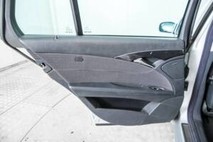 Bild 40/50 von Mercedes-Benz E 200 Kompressor T (2003)