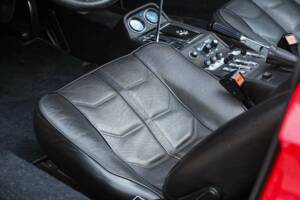 Image 38/50 de Ferrari 308 GTSi (1981)