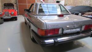 Afbeelding 5/17 van Mercedes-Benz 560 SL (1987)
