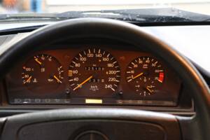 Immagine 21/43 di Mercedes-Benz E 200 (1994)