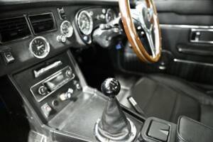 Afbeelding 30/50 van MG MGB GT V8 (1974)