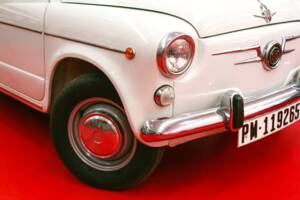 Image 3/32 of SEAT 600 D (1968)