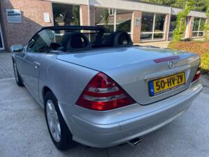 Imagen 22/26 de Mercedes-Benz SLK 200 Kompressor (2002)