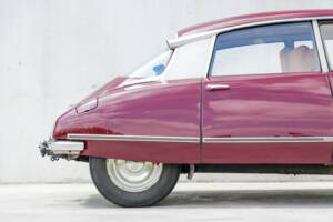 Immagine 7/34 di Citroën ID 19 (1968)
