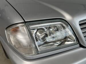 Afbeelding 35/60 van Mercedes-Benz SL 500 &quot;Silver Arrow&quot; (2002)
