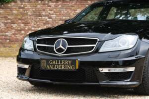 Image 16/50 of Mercedes-Benz C 63 AMG (2012)