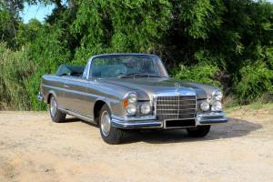 Image 2/14 of Mercedes-Benz 280 SE (1971)