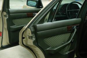 Bild 20/50 von Mercedes-Benz 280 SE (1984)