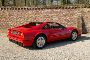 Image 36/50 de Ferrari 328 GTS (1989)