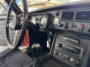 Immagine 7/13 di MG MGB GT (1973)