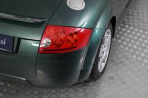 Immagine 21/50 di Audi TT 1.8 T (2001)