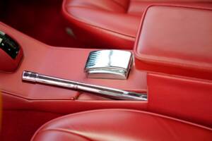 Image 15/25 de Jaguar E-Type (1969)