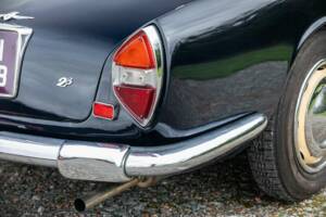 Bild 15/37 von Lancia Flaminia GTL 2.8 3C Touring (1964)