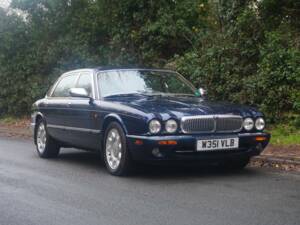 Bild 1/17 von Daimler Eight LWB (2000)