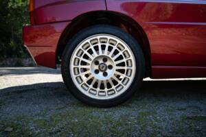 Image 48/63 of Lancia Delta HF Integrale Evoluzione II (1994)