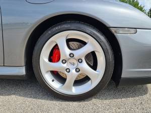 Bild 18/23 von Porsche 911 Carrera 4S (2003)