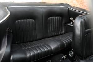 Image 23/26 of Peugeot 504 Convertible (1974)