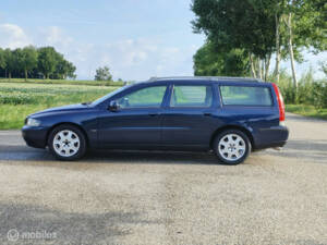 Afbeelding 4/28 van Volvo V 70 2.4 (2000)