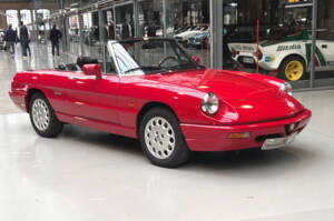 Immagine 7/27 di Alfa Romeo 2.0 Spider (1992)