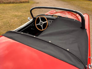 Image 30/77 de Jaguar XK 150 3.4 S OTS (1958)