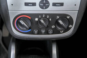 Image 29/50 de Opel Tigra TwinTop 1.4 Twinport (2006)