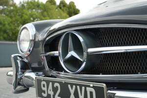 Image 32/50 de Mercedes-Benz 190 SL (1961)