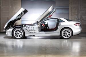 Bild 14/29 von Mercedes-Benz SLR McLaren (2004)