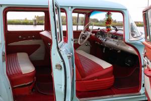 Image 30/37 of Pontiac Chieftain (1956)