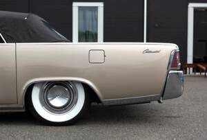 Bild 59/100 von Lincoln Continental Convertible (1965)