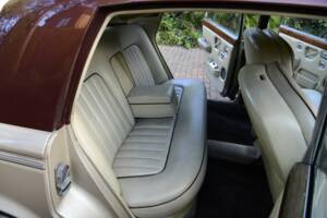 Image 23/50 of Rolls-Royce Silver Shadow II (1977)