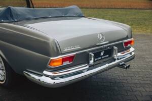 Afbeelding 9/25 van Mercedes-Benz 250 SE (1967)