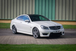 Bild 8/25 von Mercedes-Benz C 63 AMG (2012)