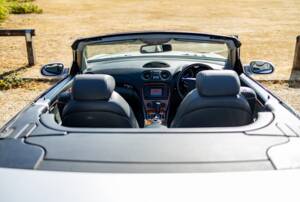 Image 17/50 de Mercedes-Benz SL 500 (2003)
