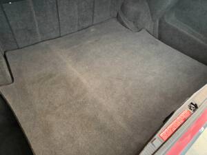 Image 18/21 of Mercedes-Benz 230 E (1992)