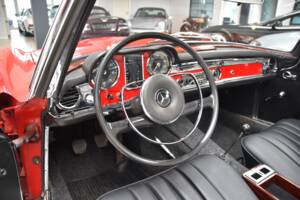 Imagen 22/34 de Mercedes-Benz 230 SL (1966)