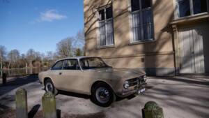 Image 49/54 of Alfa Romeo Giulia GT 1300 Junior (1972)