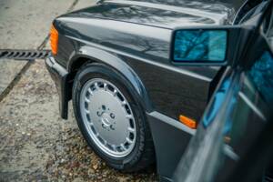 Bild 19/32 von Mercedes-Benz 190 E 2.5-16V (1992)