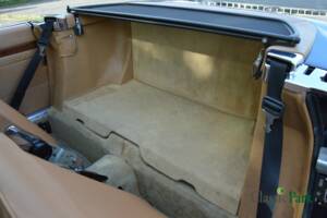 Image 13/50 de Mercedes-Benz 380 SL (1982)