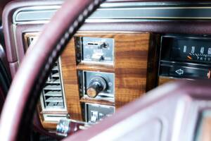 Image 43/58 of Cadillac Brougham Elegance (1988)