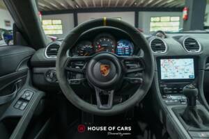 Image 17/25 de Porsche 718 Cayman GT4 RS Weissach (2022)