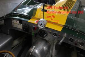 Image 62/80 of Lister Knobbly (1956)