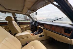 Immagine 9/31 di Jaguar XJ 40 (XJ-R) (1989)