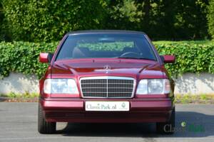 Bild 21/50 von Mercedes-Benz E 200 (1994)