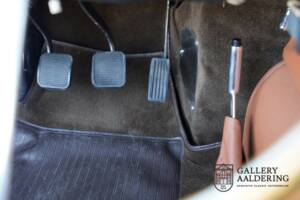 Image 34/50 de Ferrari 330 GT 2+2 (1965)