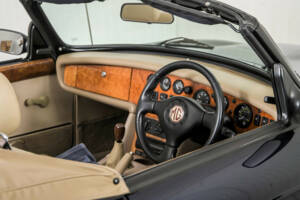 Bild 35/50 von MG RV8 (1993)
