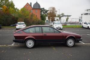 Immagine 3/30 di Alfa Romeo GTV 6 2.5 (1985)