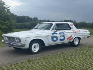 Image 10/22 of Plymouth Sport Fury (1963)