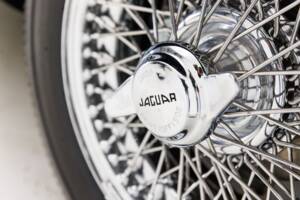 Image 20/32 of Jaguar E-Type 3.8 (1961)